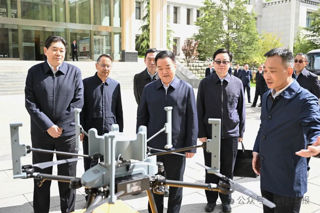王君正调研自治区经济和信息化厅 聚焦数据技术开发，驱动高质量发展新引擎